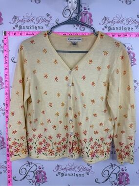 Evan Picone cardigan button up Cream Floral Button V-Neck Cardigan